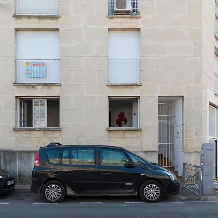 Appartement De Charme - Vue Sur Remparts - Wifi Gratuit - Parking Payant A Proximite Avignon Exterior foto