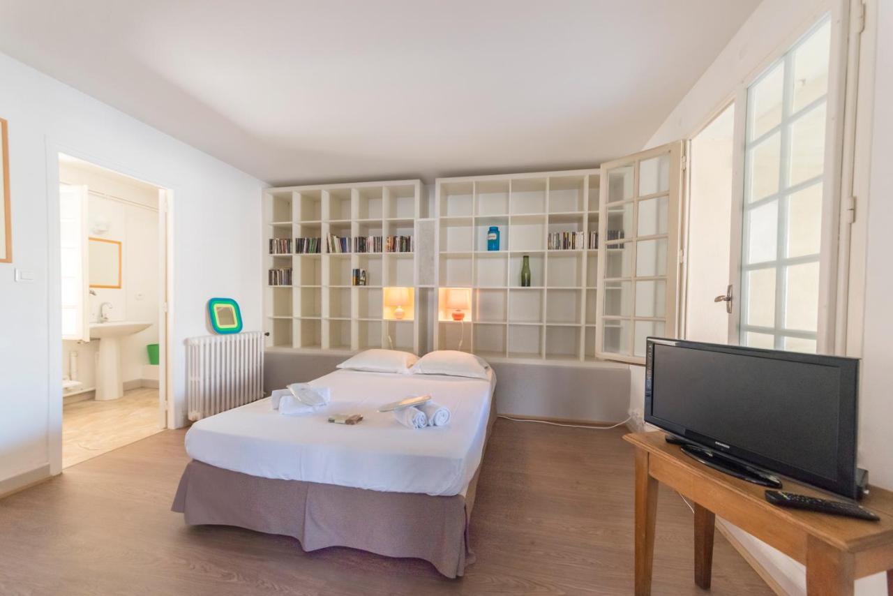 Appartement De Charme - Vue Sur Remparts - Wifi Gratuit - Parking Payant A Proximite Avignon Exterior foto